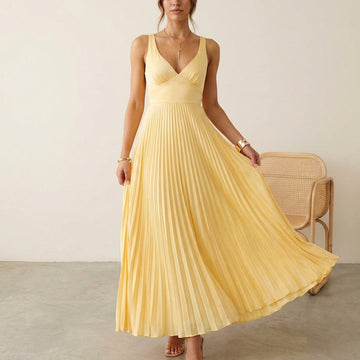 Elegant Chiffon A-Line Maxi Dress with Ruched Bust and Pleated Skirt